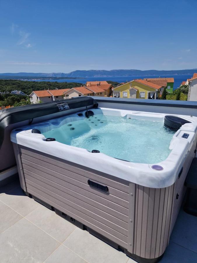 Apartments Terra Sun With Private Pool Or Jacuzzi Njivice Eksteriør billede